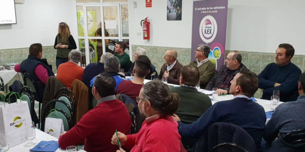 #BurgosSalaverry y #DFInnova comienzan a informar a los agricultores para que aporten los mejores nutrientes a sus olivos